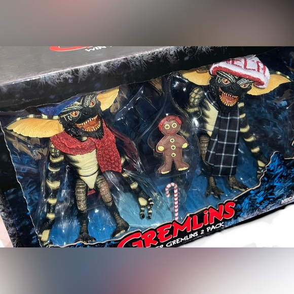NECA Ultimate Santa Stripe & Gizmo & Winter Gremlins 2 Pack Set 1 Action Figures - Picture 8 of 15